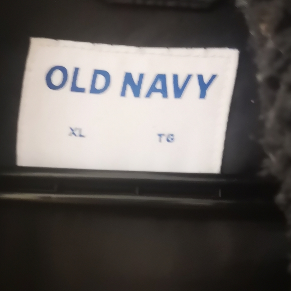 Old navy cropped Sherpa puffer winter coat - Picture 2 of 3